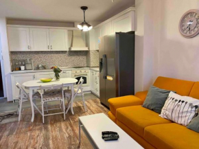 Stylish Magenta Apartment - terrace & free parking